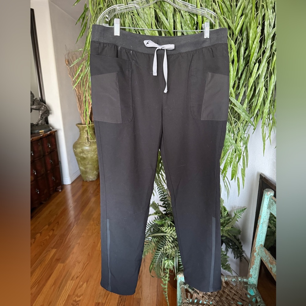 Figs Limited Edition Kigali Skinny Scrub Pant Black